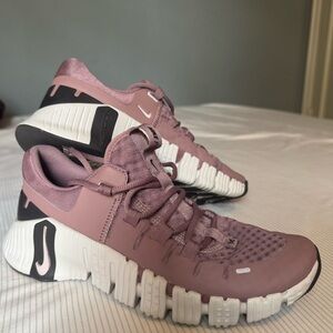Nike Women's Metcon Mauve and White Athletic Shoes